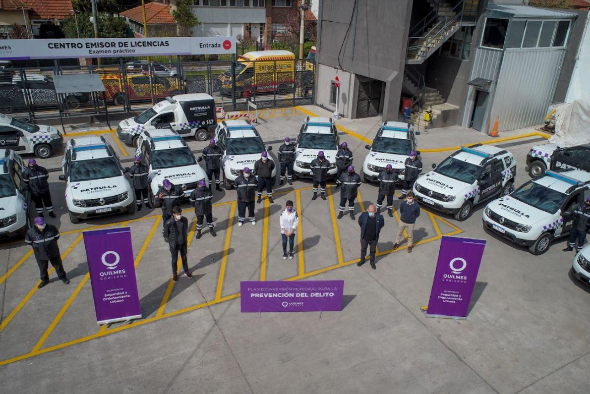 Mayra Mendoza presentó 10 nuevas patrullas urbanas para la prevención del delito