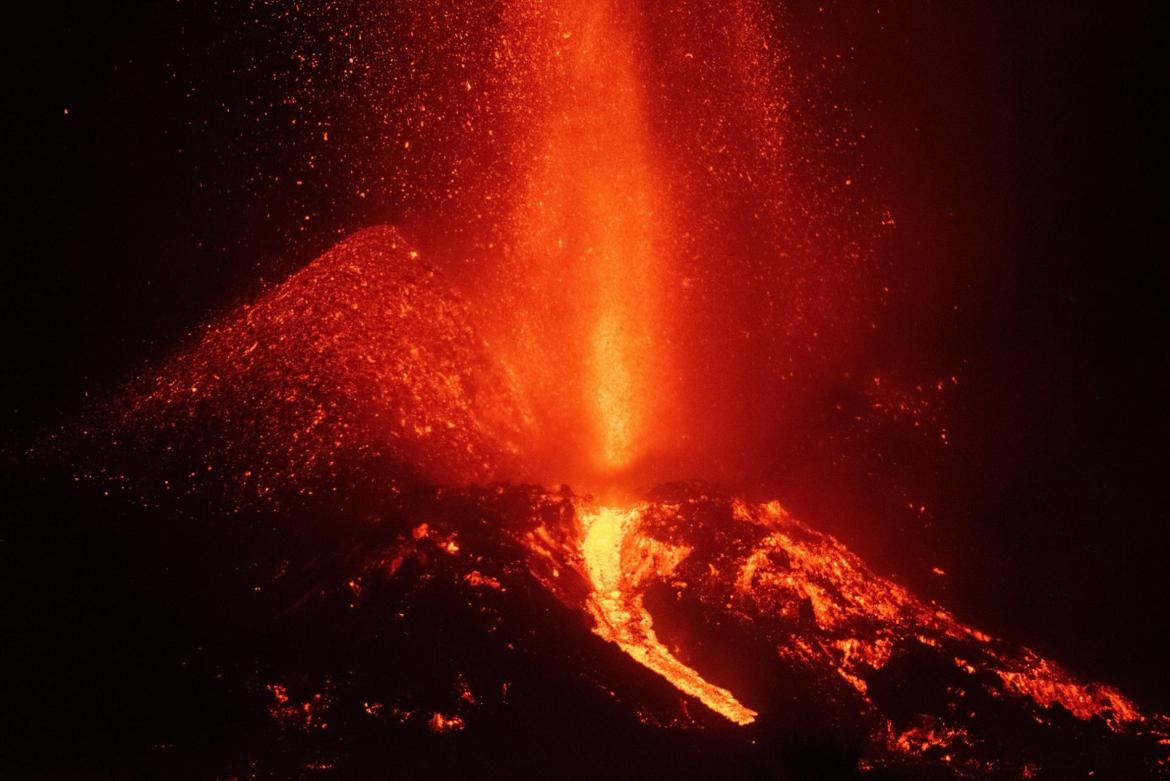 Erupción del volcán en la isla de La Palma, España. EFE. 