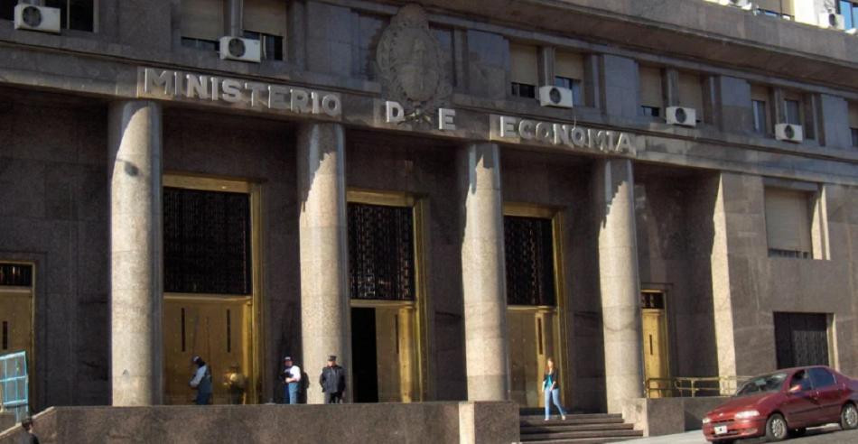 Edificio del Ministerio de Economía. Foto: NA