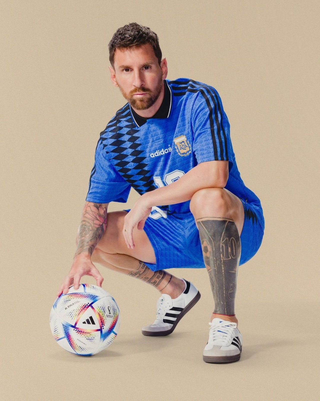 Lionel Messi, ropa deportiva onda retro. Foto: NA.