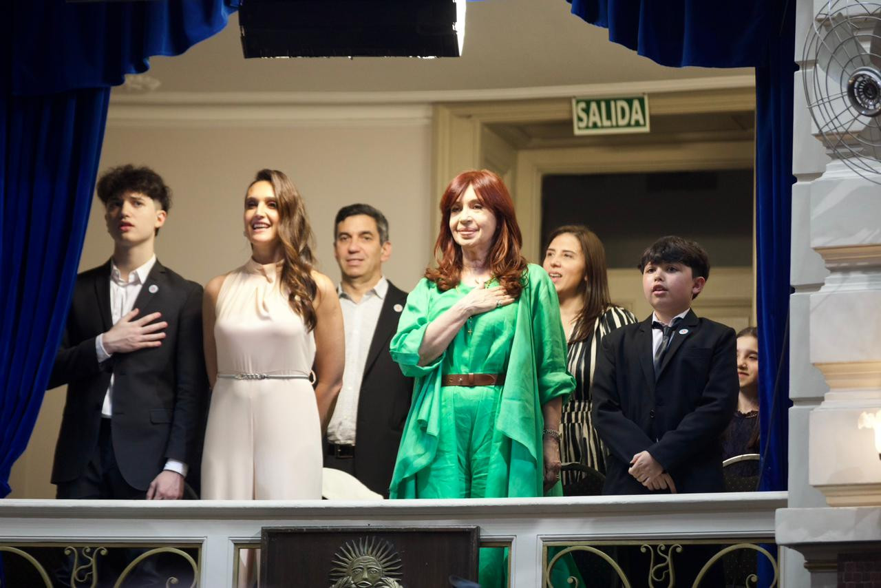 Cristina Kirchner, presente en la asunción de Axel Kicillof.