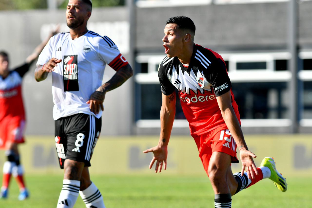 Andrés Herrera liquidó el encuentro con su gol. Foto: Télam