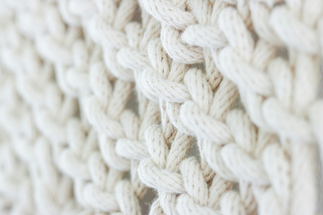 Tejer, lana, hacer crochet. Foto Unsplash.