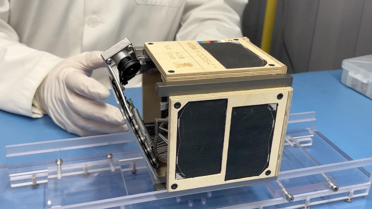 LignoSat, el primer satélite de madera. Foto: X