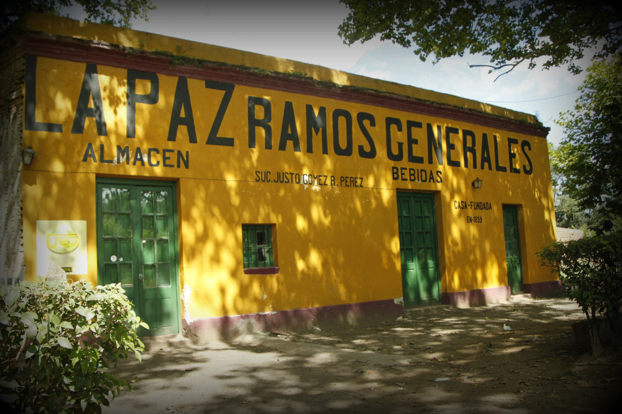 Almacén de ramos generales en Roque Pérez. Foto: pueblitos