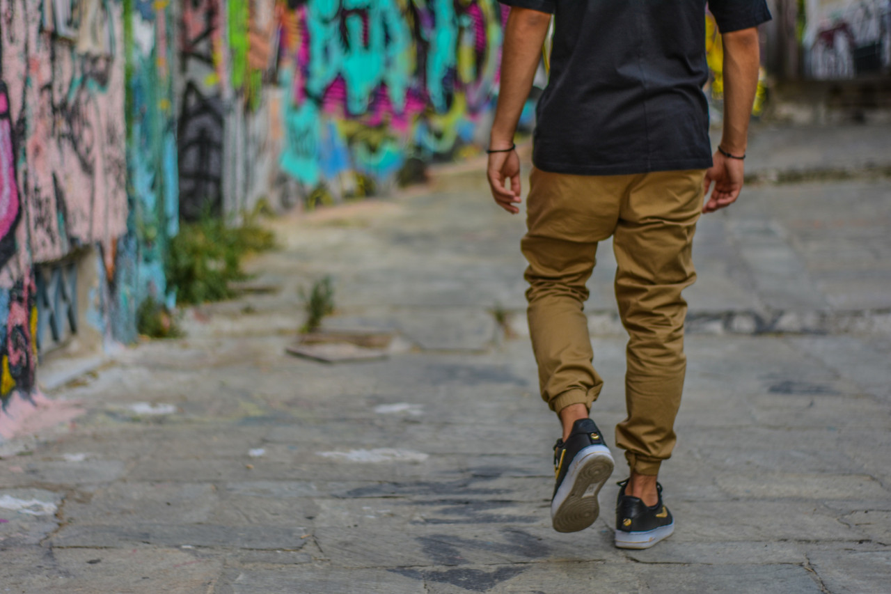 Caminar, caminata, pies. Foto: Unsplash