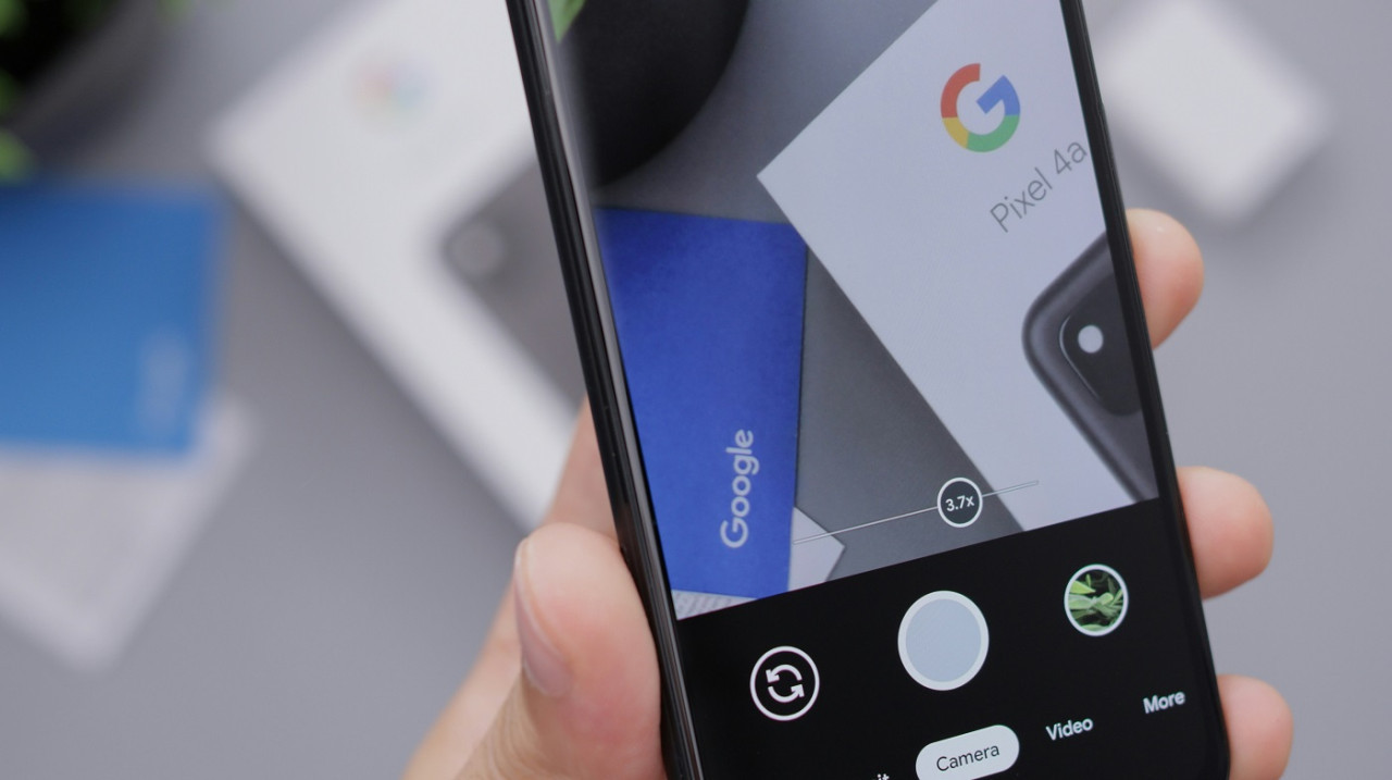Celular; Google. Foto: Unsplash.