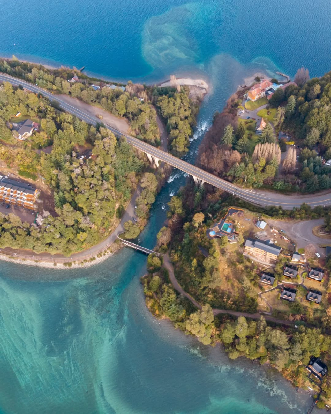 Río El Correntoso, Patagonia. Foto Instagram @travel.arg