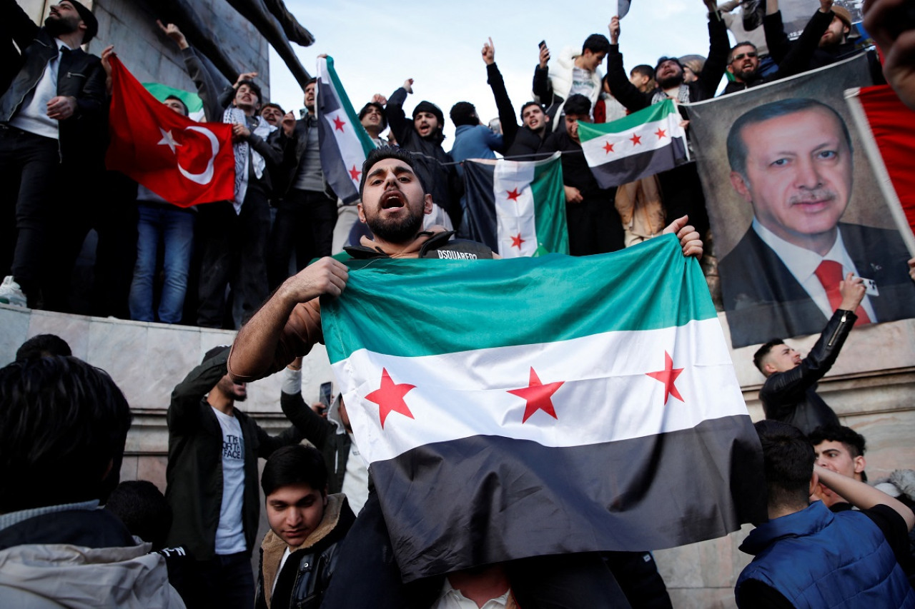 Manifestaciones de sirios en Estambul, Turquía. Foto: Reuters.