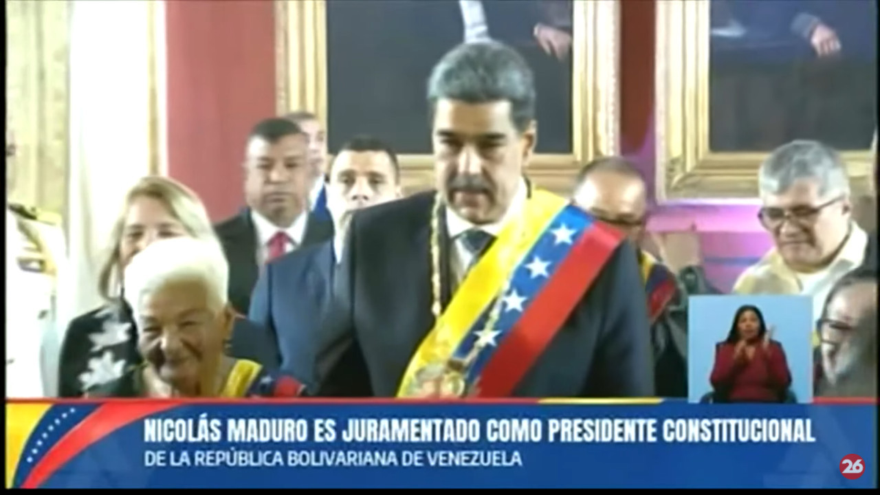 Nicolás Maduro con la banda presidencial de Venezuela. Foto: Captura.