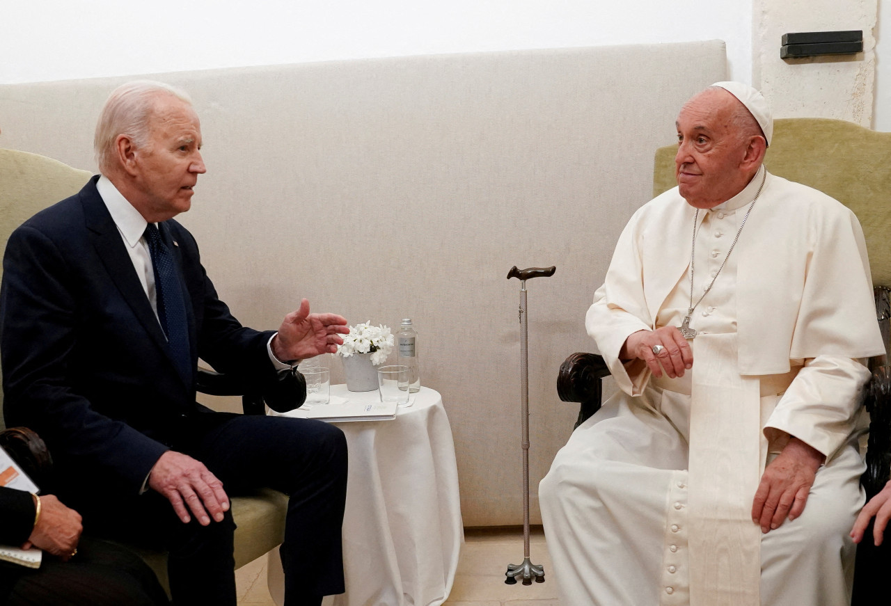 Joe Biden y el papa Francisco. Foto: archivo Reuters