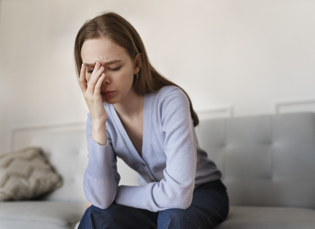 Mareo, dolor de cabeza. Foto Freepik