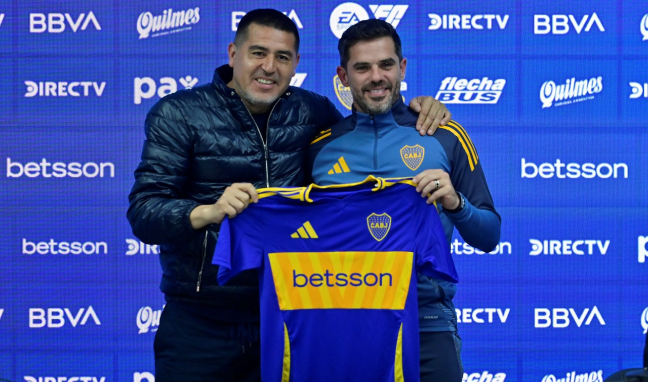 Fernando Gago y Riquelme. Foto: X @BocaJrsOficial