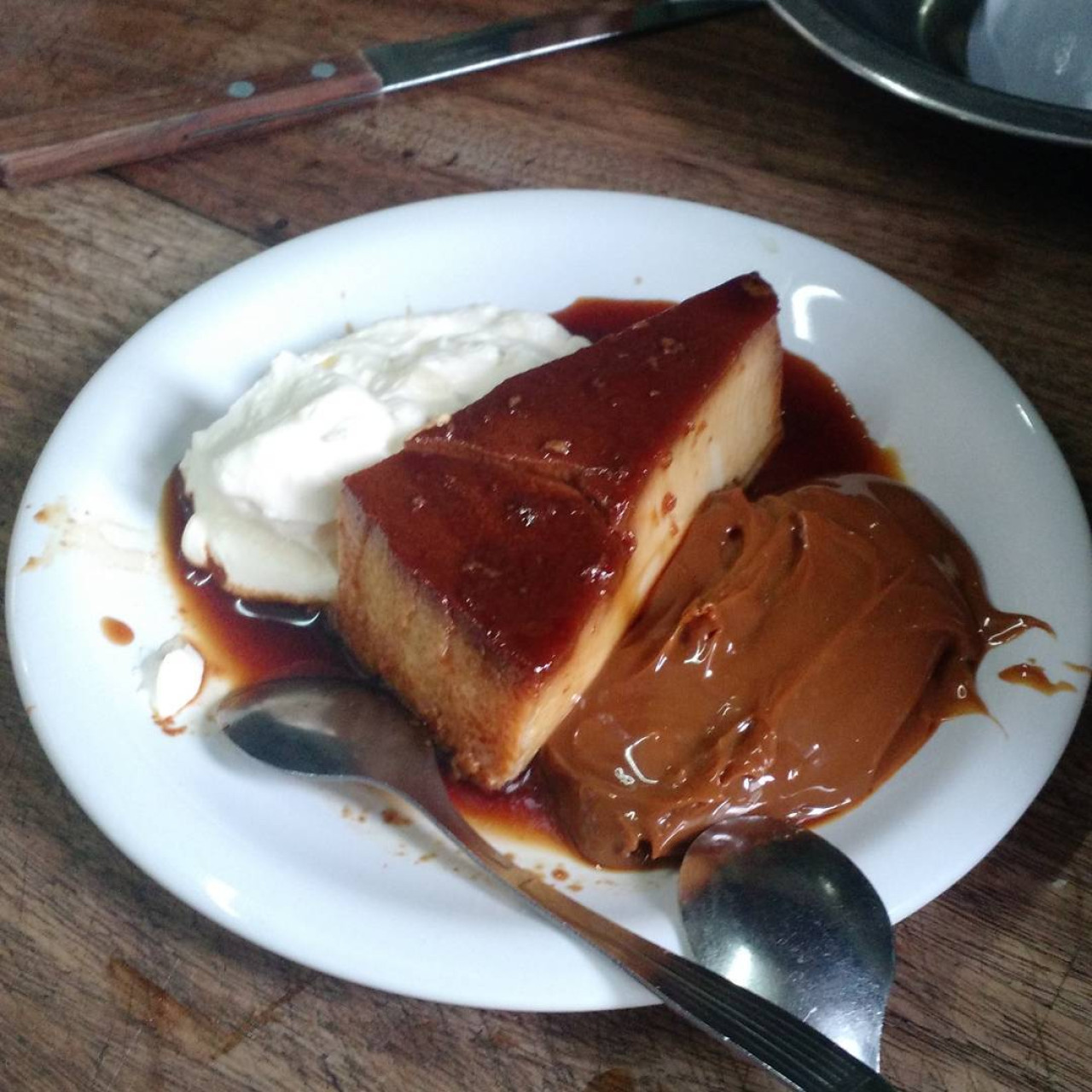 El flan del bodegón  Club Eros, uno de los más destacados de CABA. Foto Instagram @angelita_juarez
