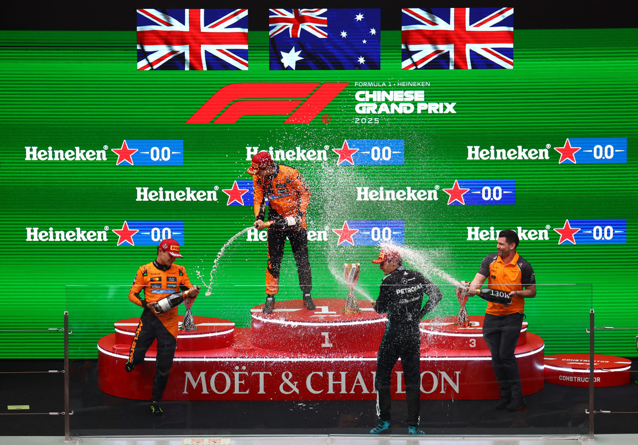 El podio en el Gran Premio de China. Foto: Reuters/Edgar Su