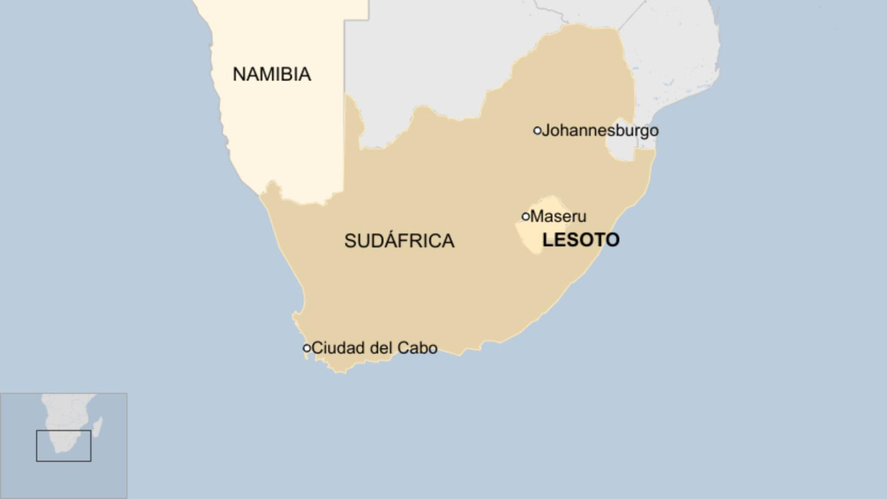 Lesoto, rodeado por Sudáfrica.