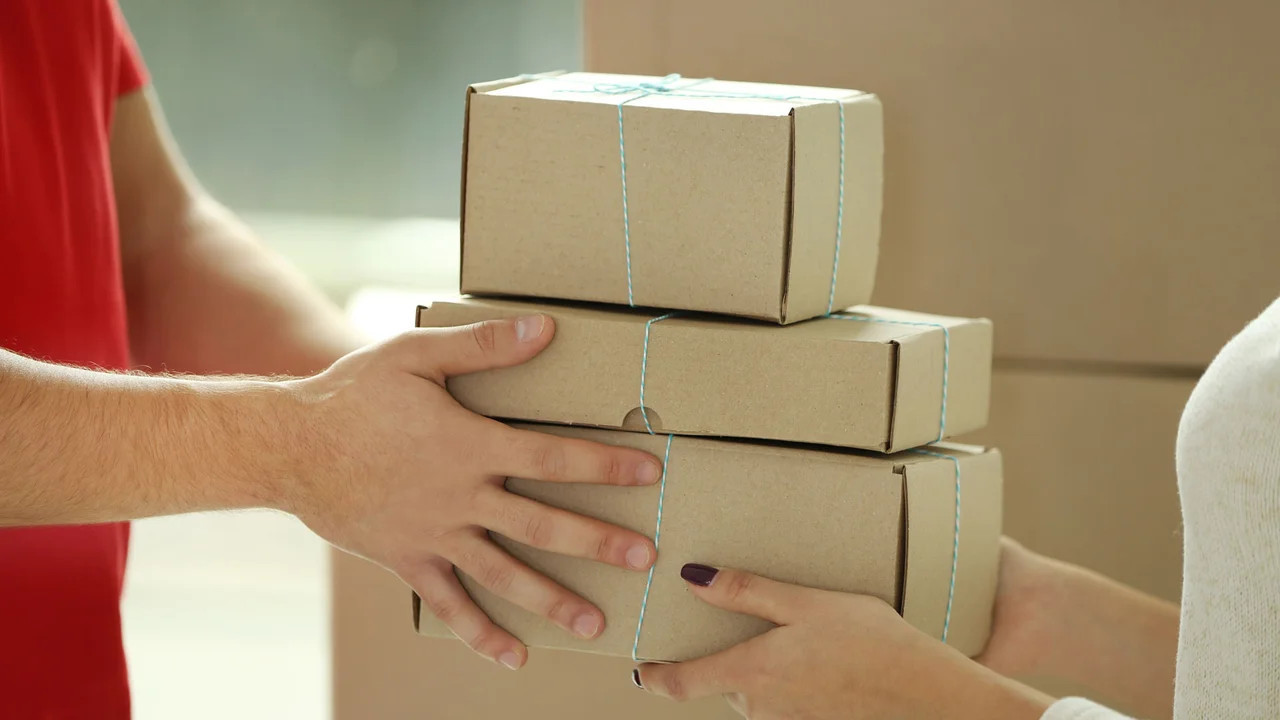 Compras vía courier. Foto: NA.