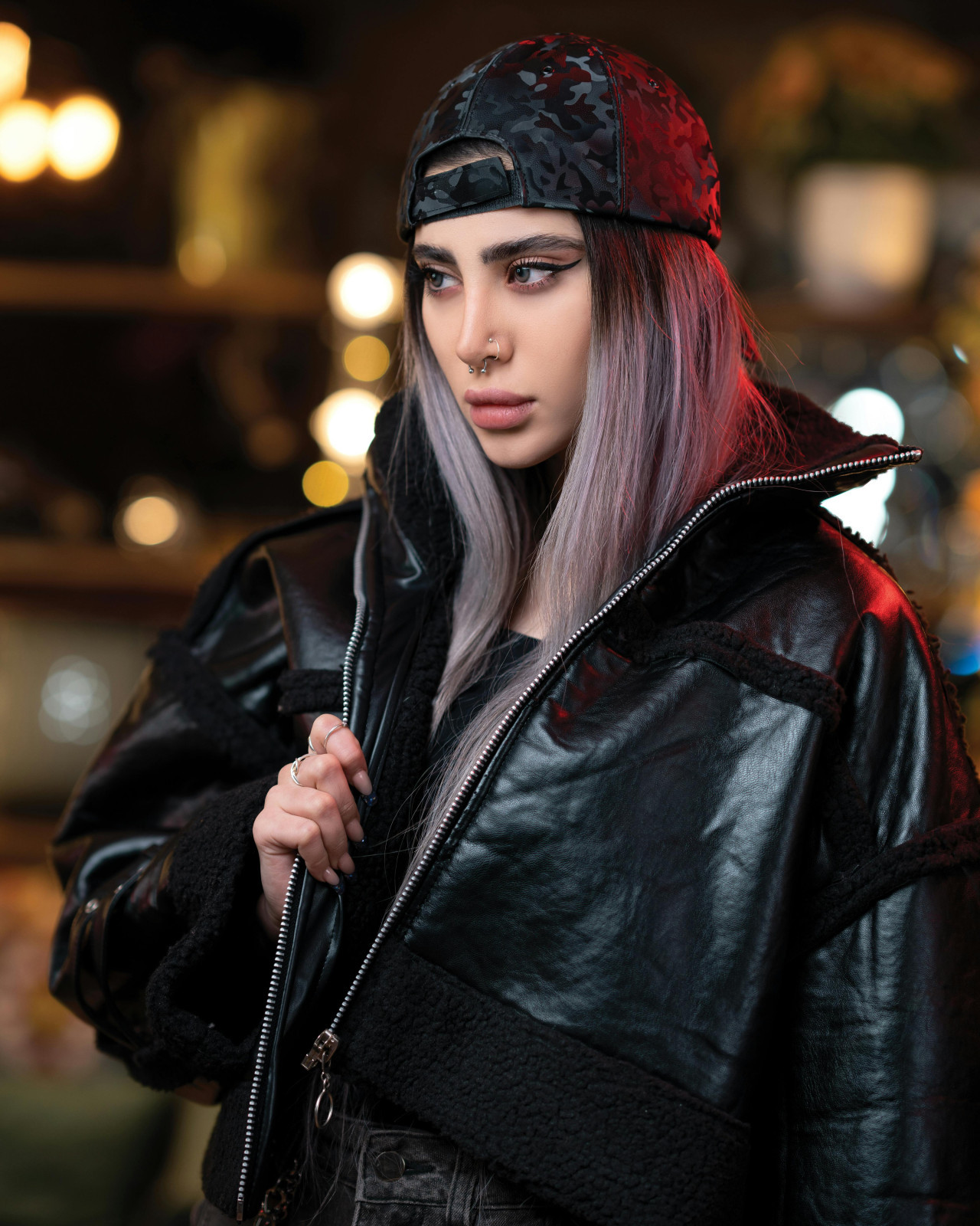 Campera de cuero oversize. Fuente: Pexels