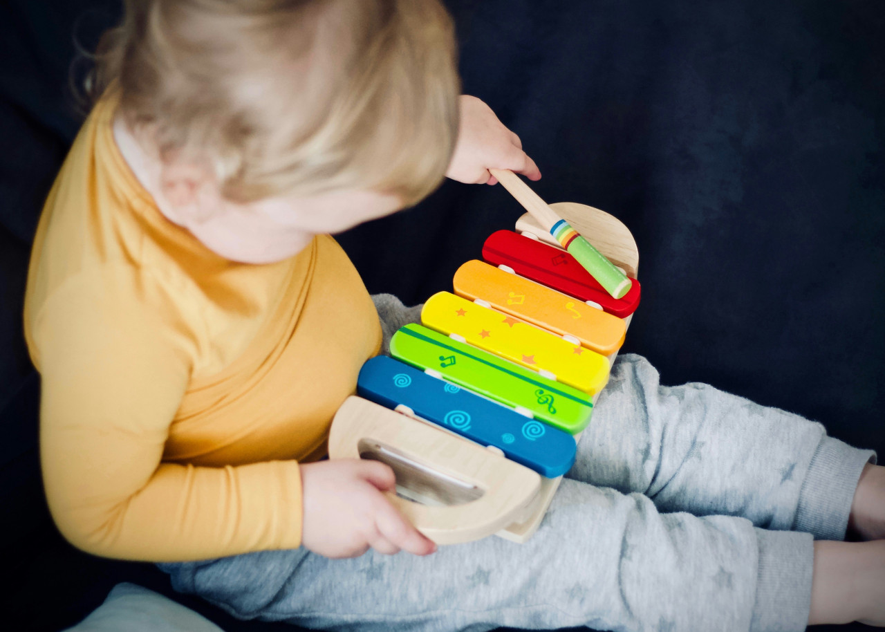 Niños, autismo. Foto: Unsplash.