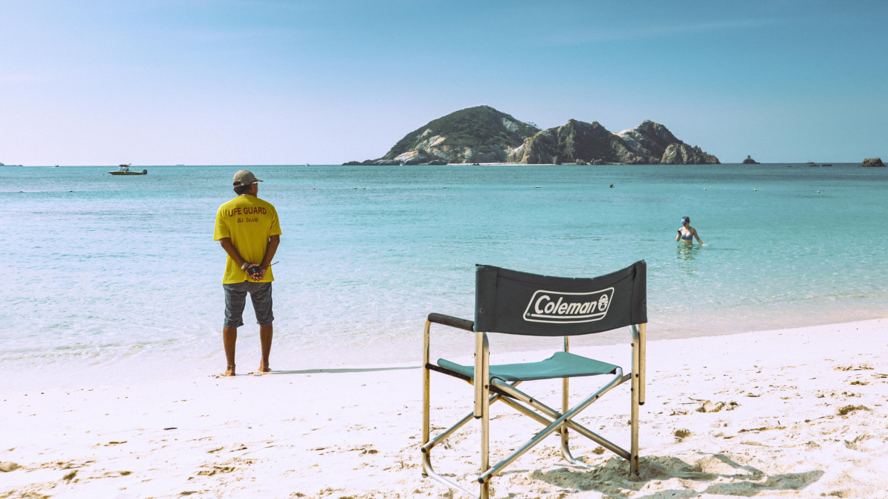 Playa, mar, arena. Foto: Pexels.