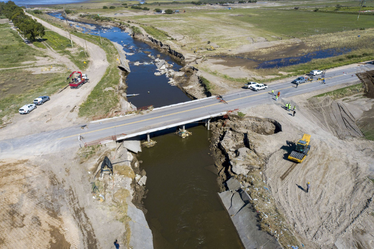 De los 15 puentes viales sobre el canal Maldonado, 8 deberán ser reconstruidos. Foto: NA.