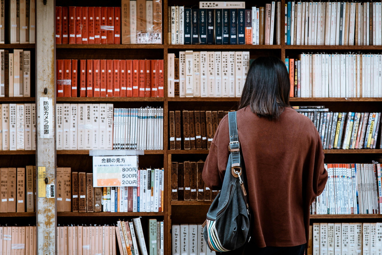 Estudiantes, becas, escuela, universidad. Foto: Pexels.