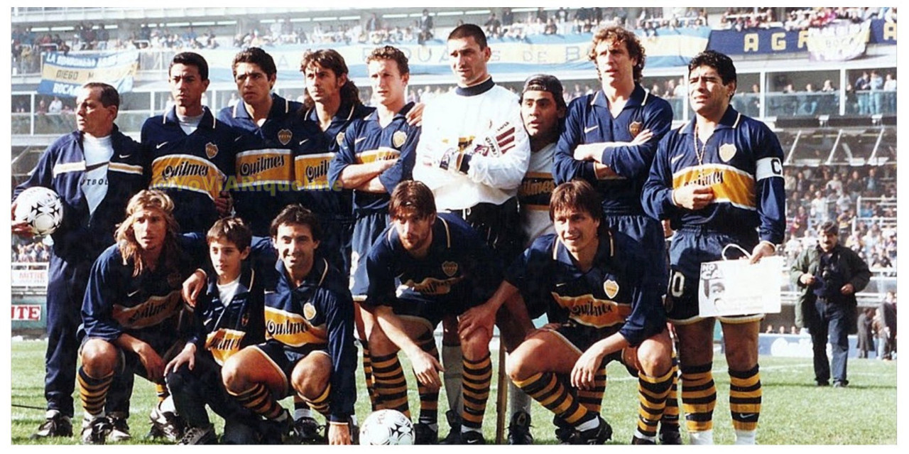 Roberto Abbondanzieri y Diego Maradona en el mismo Boca. Foto: X.