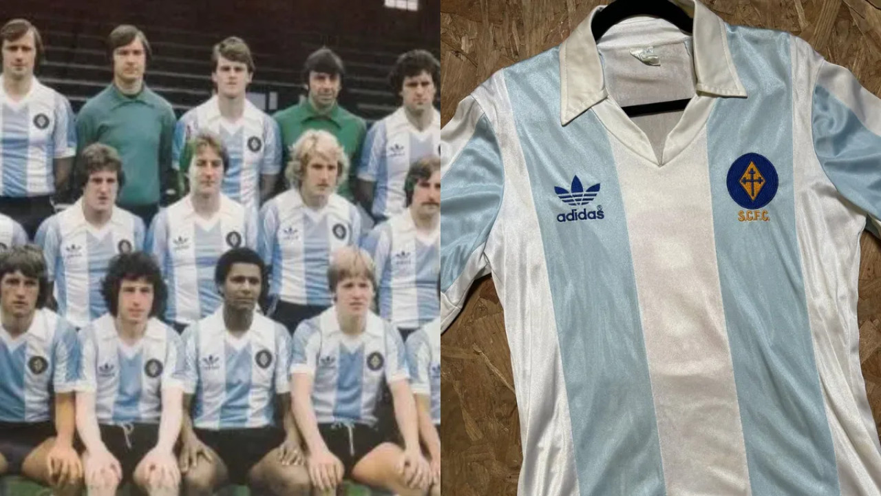 El equipo de Stockport County posando con su mítica camsieta