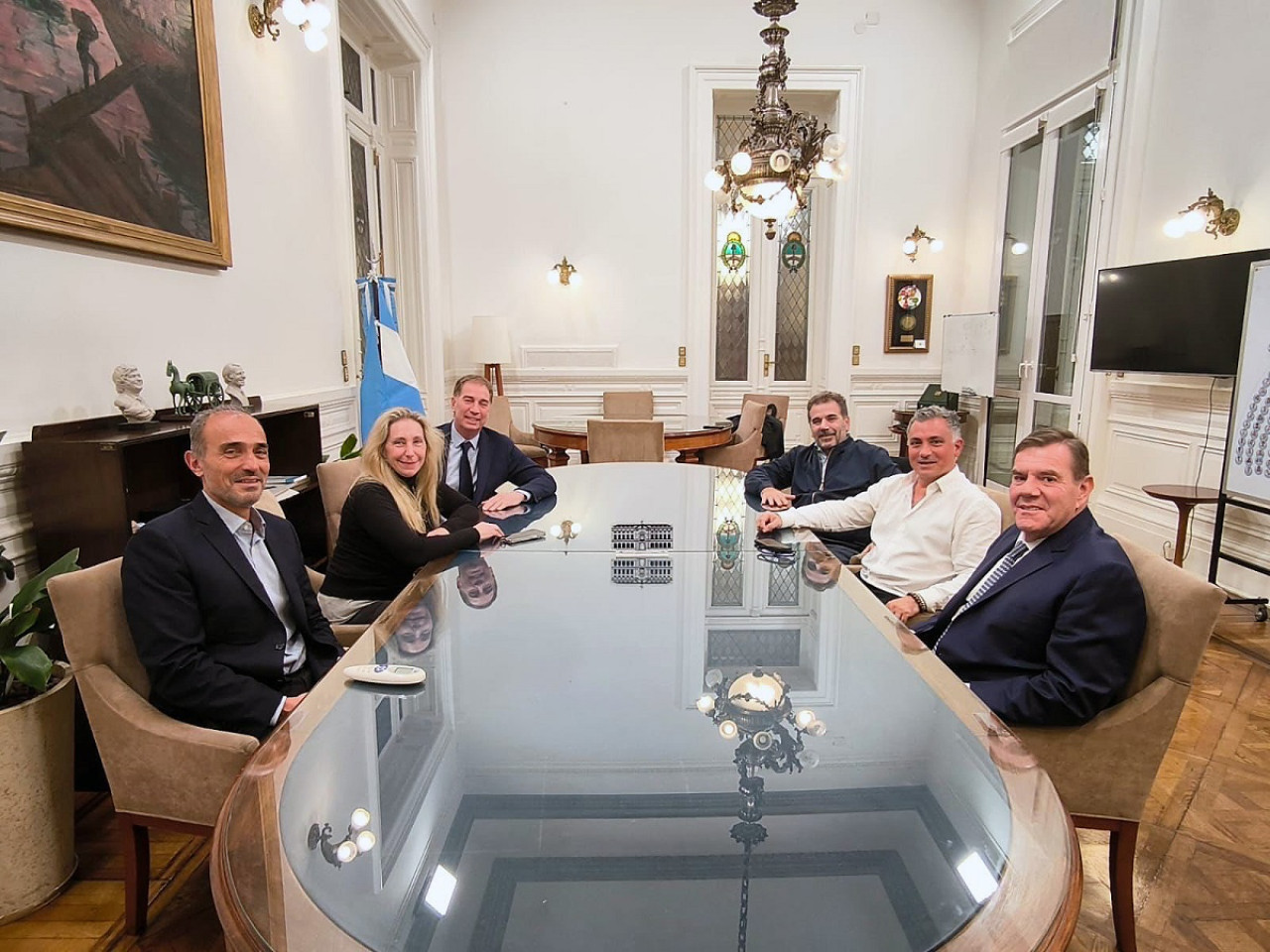 La reunión de Karina Milei junto a los referentes del PRO. Foto: NA.