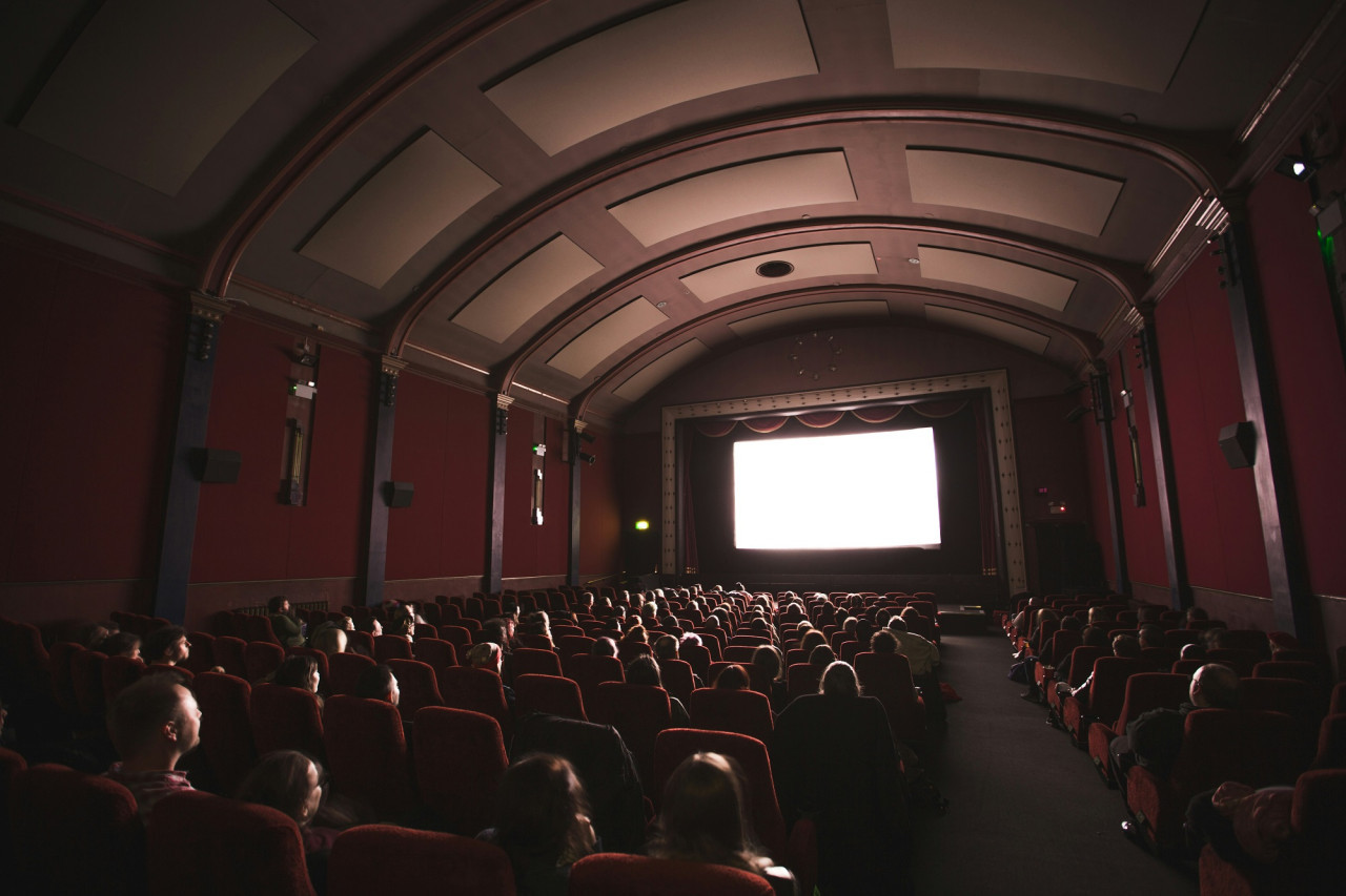 Mirar películas. Foto Unsplash
