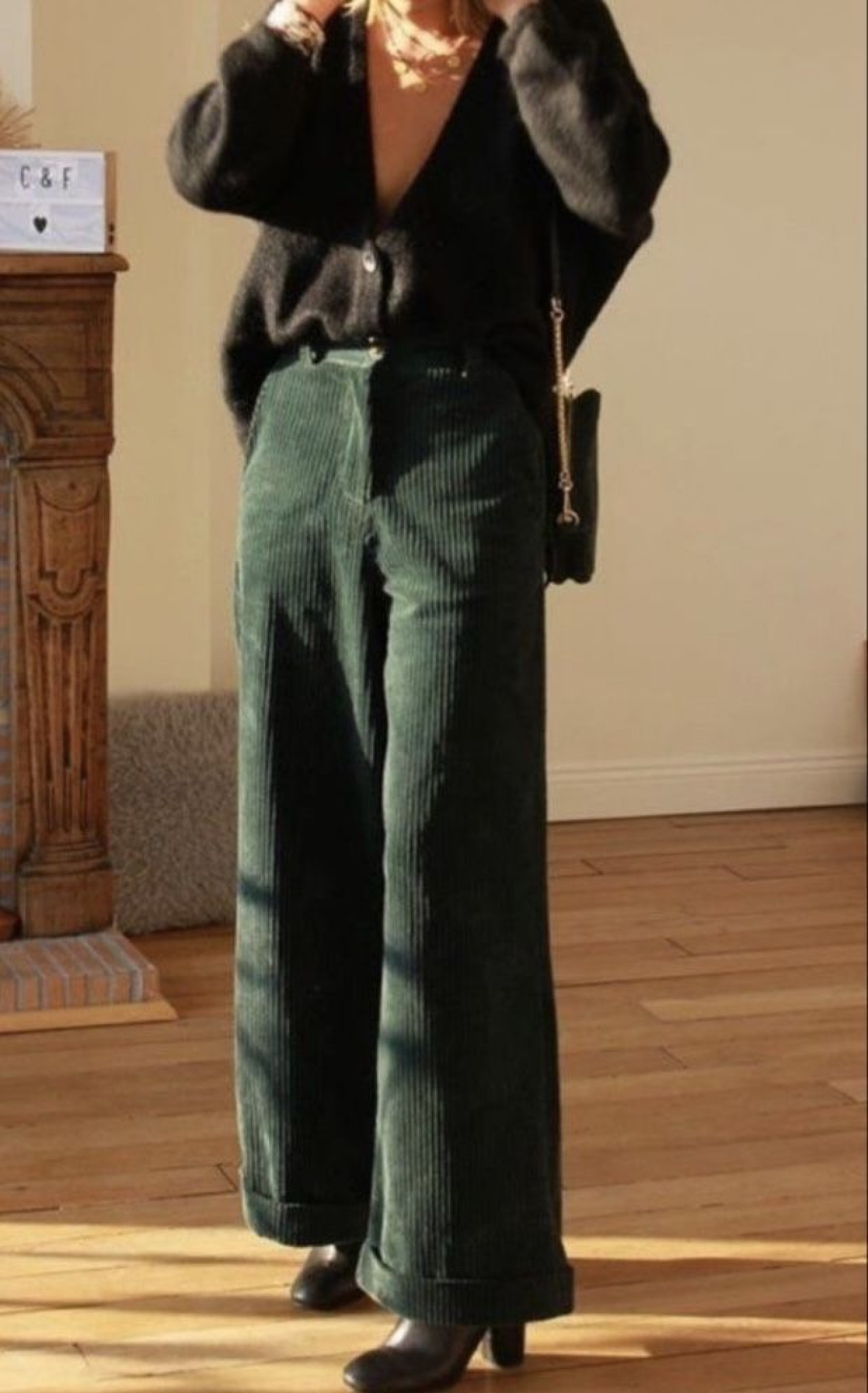 Pantalón de corderoy. Fuente: Pinterest