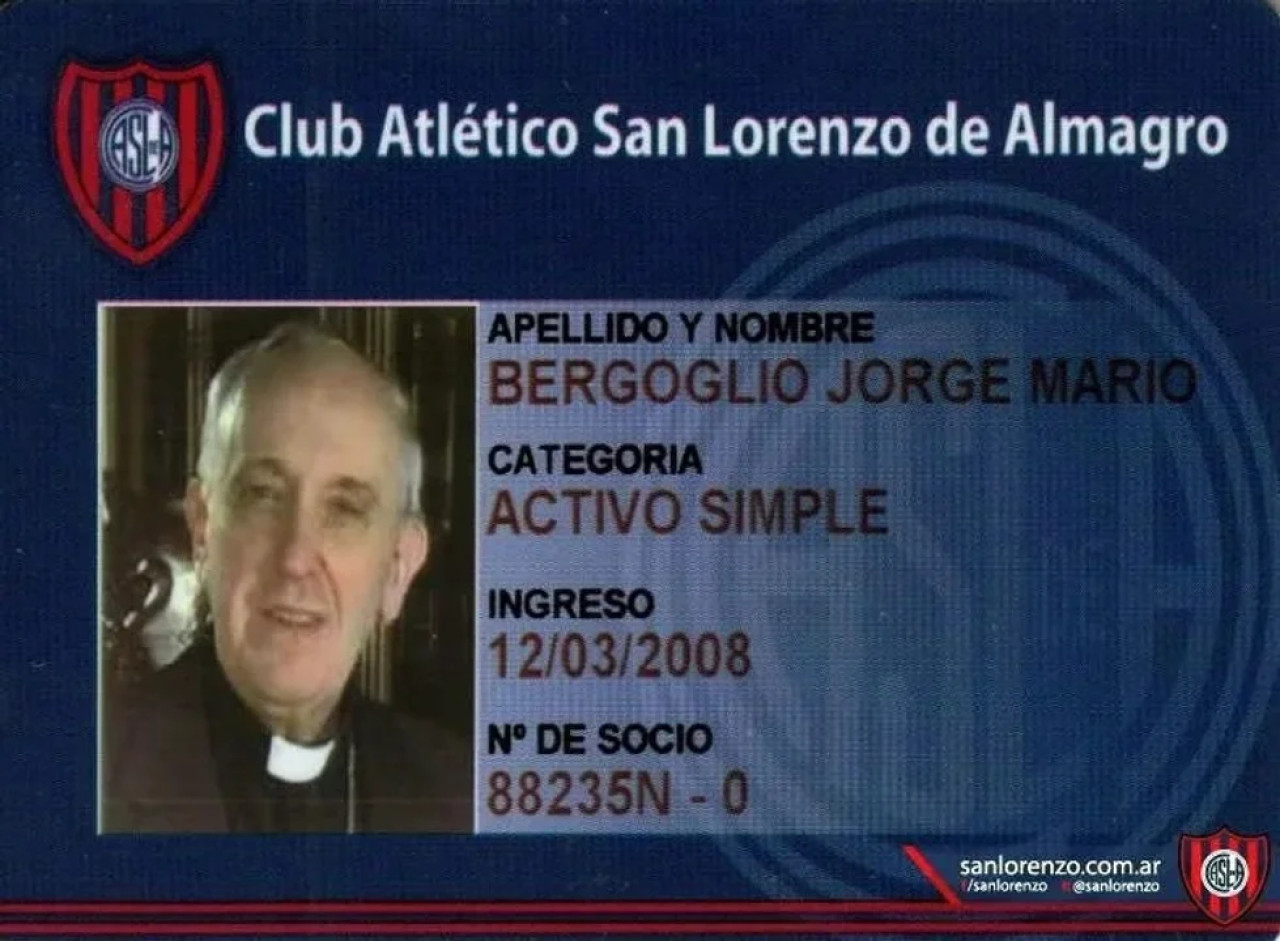 El carnet de socio del papa Francisco.