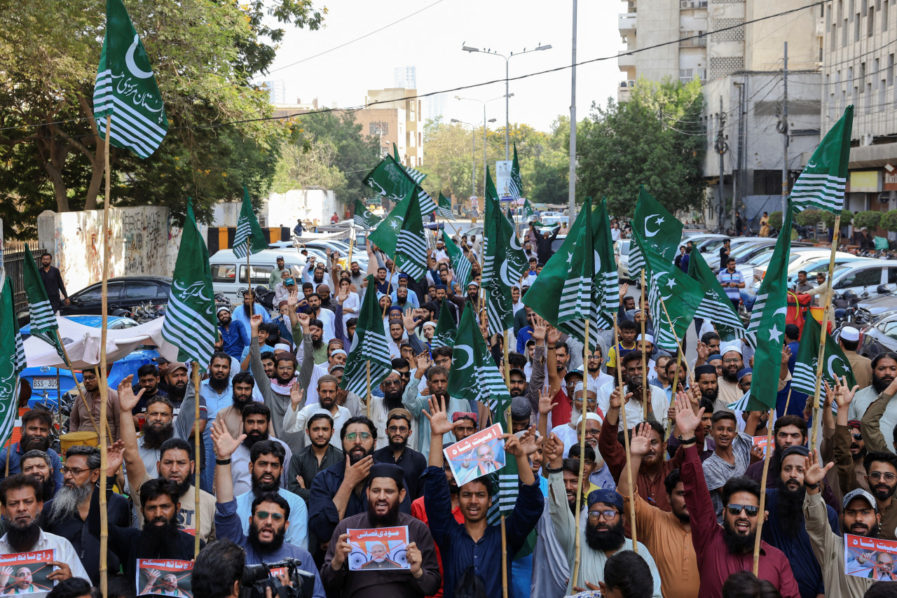 Protestas por la suspensión del Tratado de Aguas del Indo. Foto: Reuters/Akhtar Soomro
