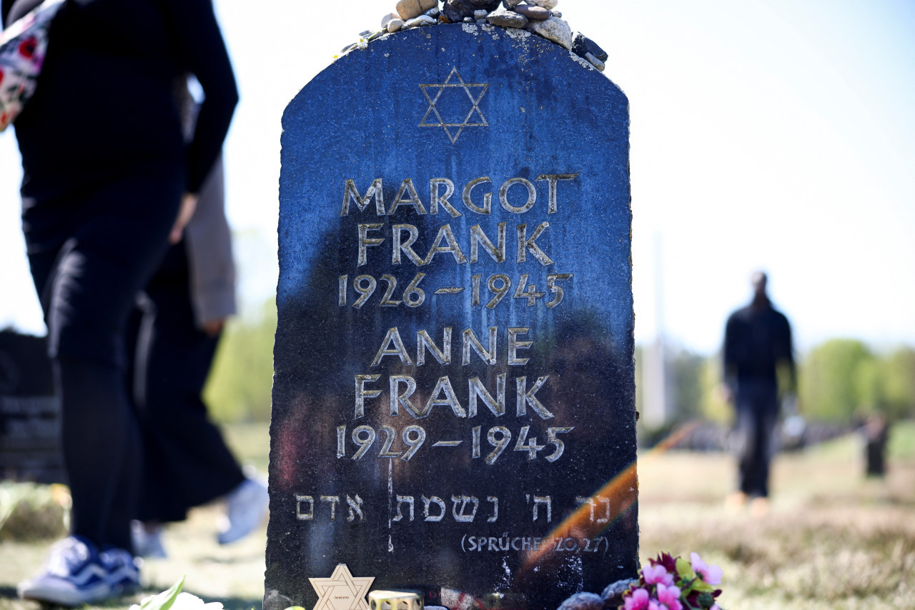 80° aniversario de la liberación del campo de concentración nazi de Bergen-Belsen. Foto: Reuters/Liesa Johannssen