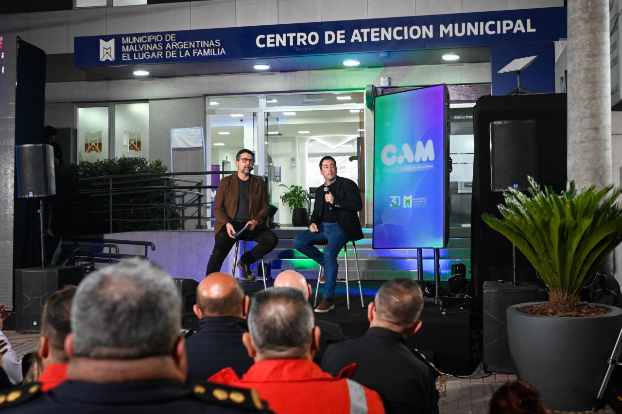 Centro de Atención Municipal de Malvinas Argentinas: inteligencia artificial, tecnología y servicios al alcance de las familias